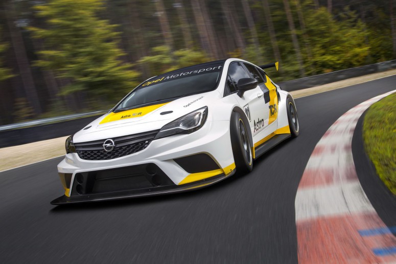 Фотография к новости Гоночная модель Opel Astra TCR